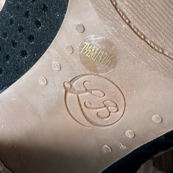 Lucky Brand Larise Suede Bootie - Picture 6 of 8